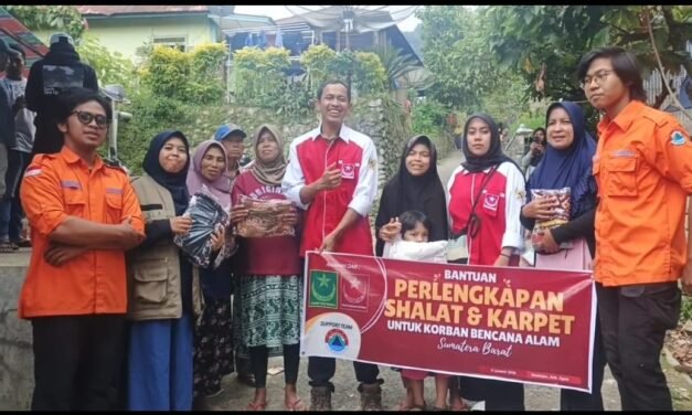 Pemuda Muslimin Indonesia Salurkan Peralatan Salat Bagi Penyintas Bencana Di Sumatera Barat